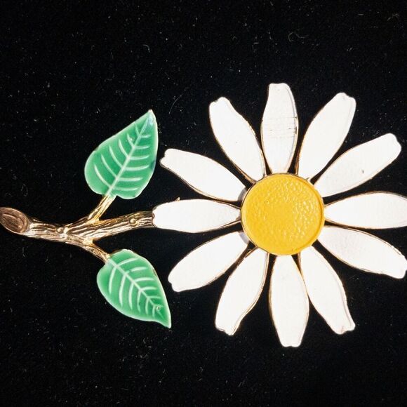 Vintage Enameled Daisy Floral Brooch Pin - Picture 4 of 5